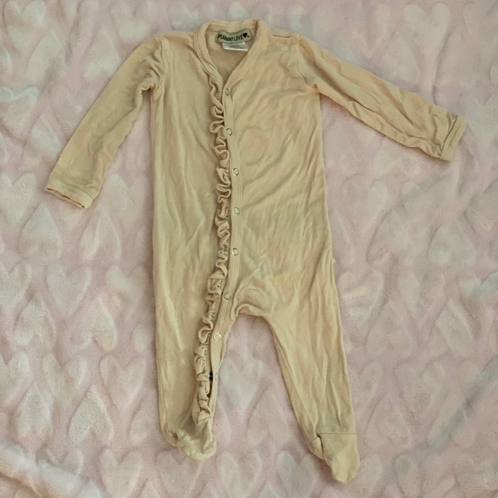 Ruffle footie
